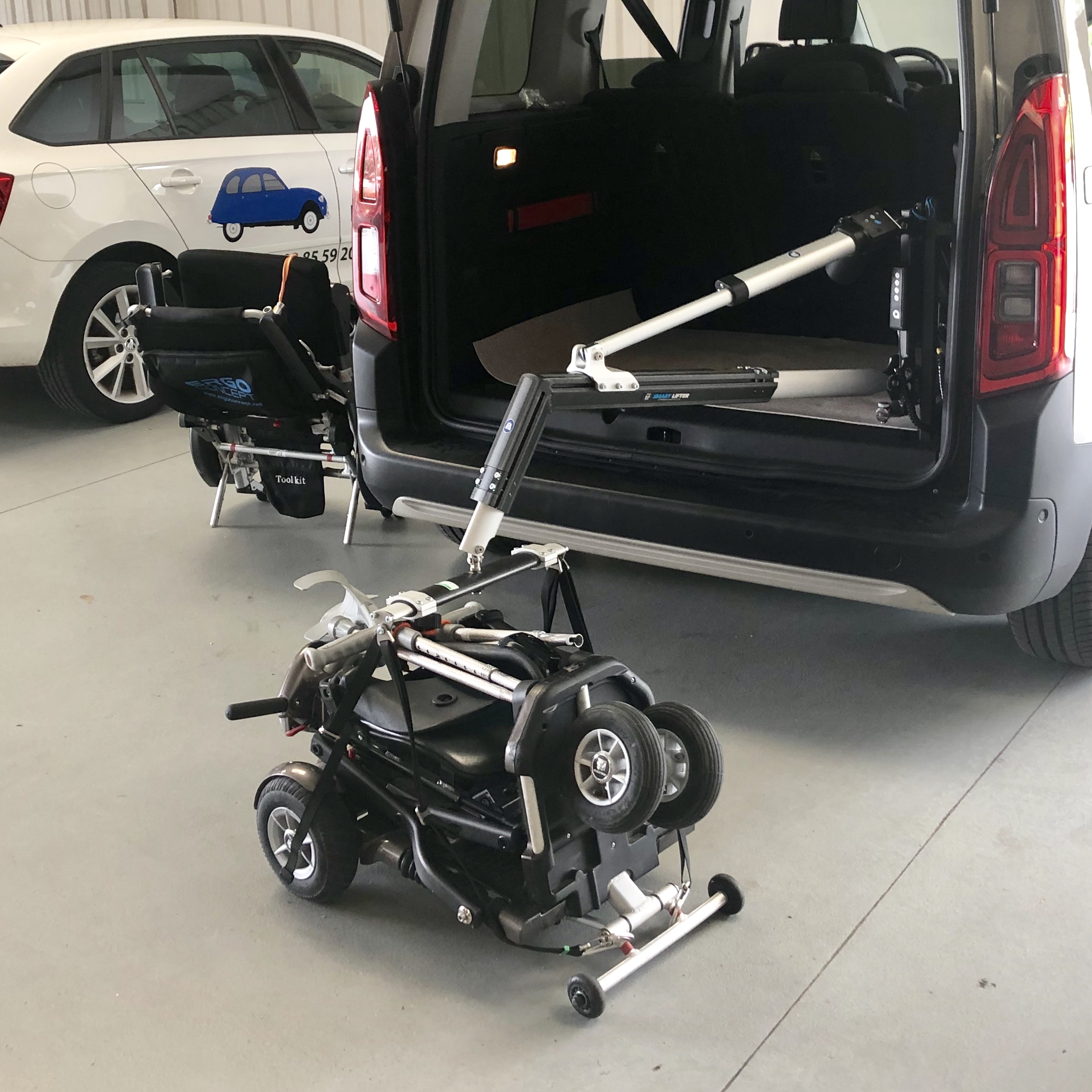 Grue De Coffre Pour Fauteuil Roulant Prix Grue de coffre Autochair électrique Smart Lifter . Jack Bourdon